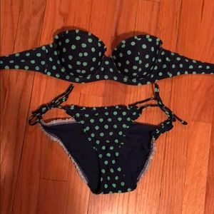 Ruffled bikini set